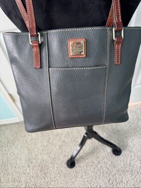Dooney & Bourke tote / purse